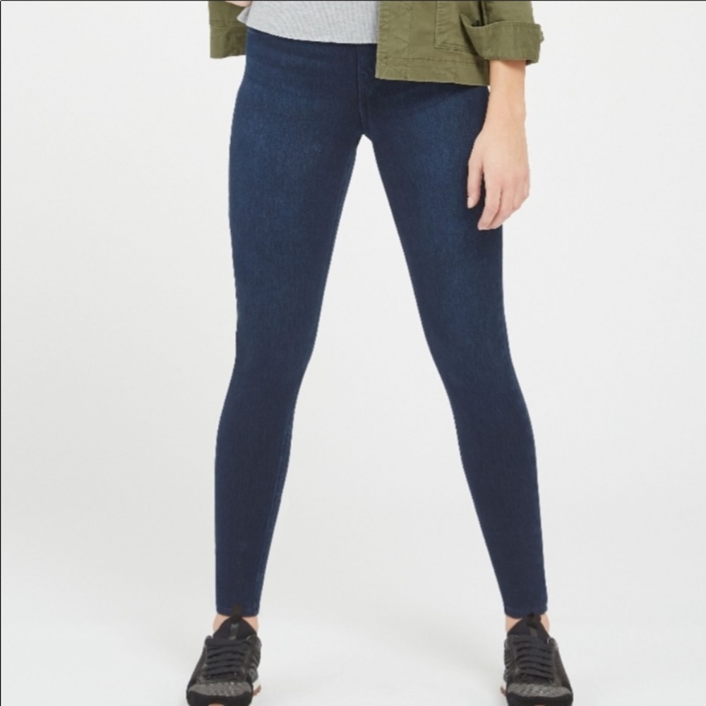 ⬇️SPANX Dark Wash “Jean-ish Leggings” size Small